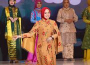 Wastra Palu Jadi Sorotan di Ladies Program APEKSI Surabaya