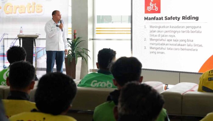 Pelindo Ajak Driver Ojol Makassar Wujudkan Lalu Lintas Aman