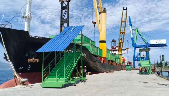 Arus Peti Kemas di Pelabuhan Pantoloan Naik 17 Persen