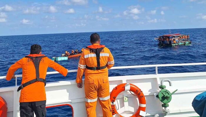 KM Nazila 05 Tenggelam, Operasi SAR Selamatkan 21 Korban