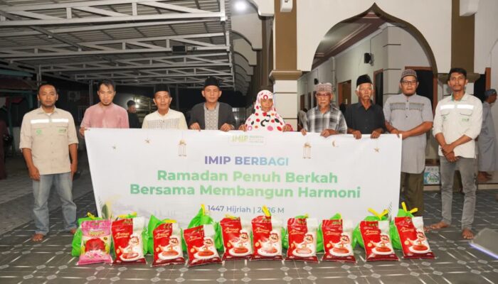IMIP Bersama Tenant Salurkan Bantuan Sembako bagi Dhuafa dan Fakir di Morowali