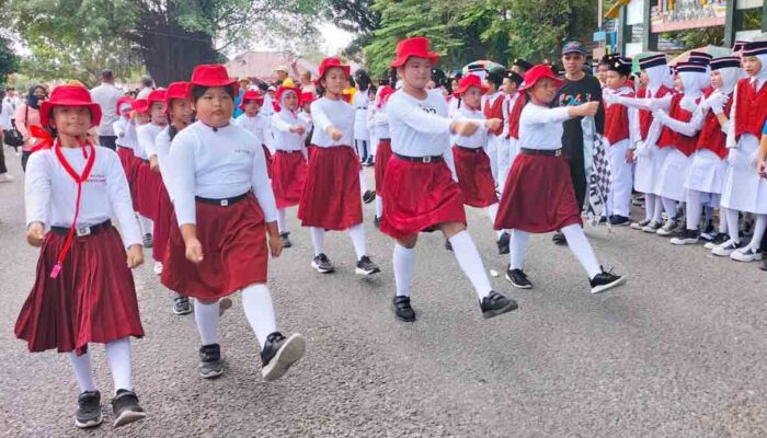 Lomba Gerak Jalan Pelajar Semarakkan HUT ke-24 Parigi Moutong