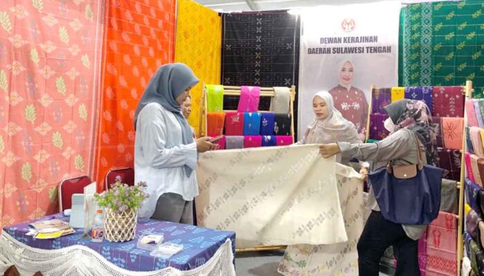 Tenun Donggala Jadi Primadona di Semarak Sulteng Nambaso