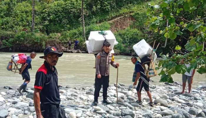 Perjuangan Heroik Dua Polisi di Balik Pesta Demokrasi
