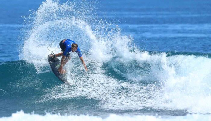 Kejuaraan Surfing Internasional di Papua Barat