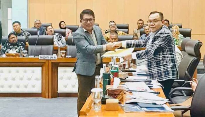 DPR Pastikan Tidak Ada Pemecatan di TVRI dan RRI