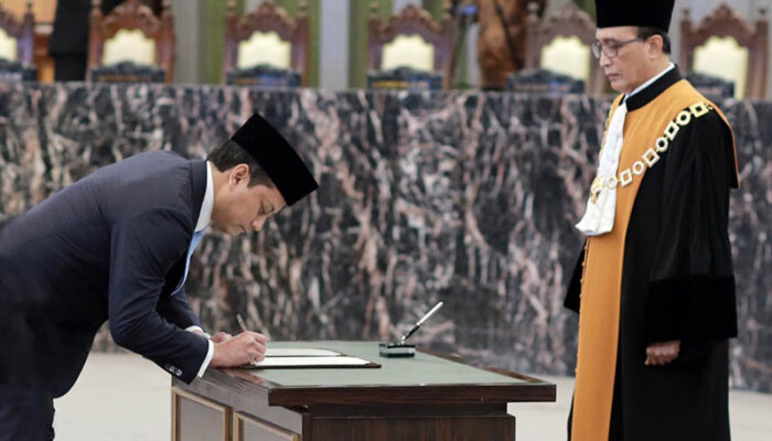 Wamenkeu Dilantik Sebagai Anggota Dewan Komisioner OJK Ex-officio