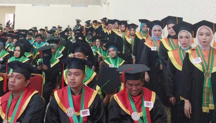 UIN Datokarama Kembali Cetak 198 Sarjana dan 14 Magister