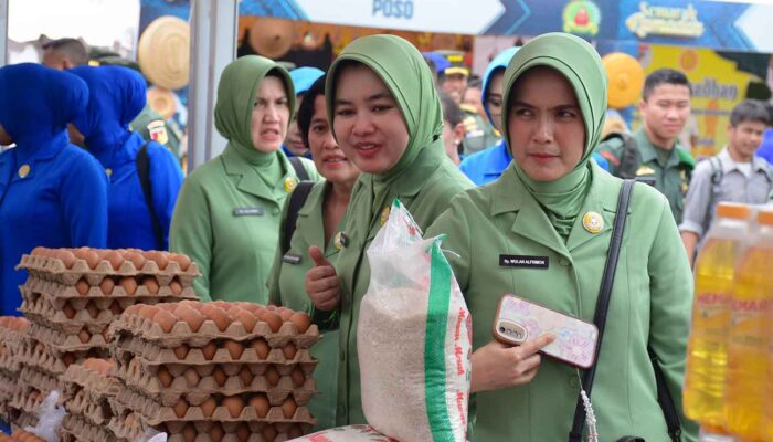 TNI Sediakan Kebutuhan Pokok Murah Lewat Bazar Ramadan 2025