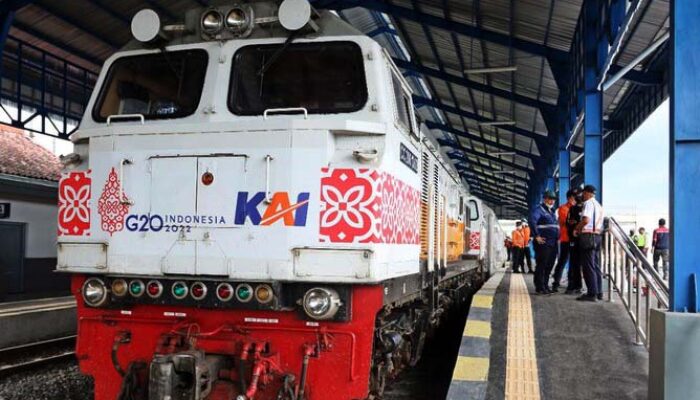 Pura-Pura Pingsan, Tersangka Korupsi KAI Rp21,91 Miliar Tetap Ditahan