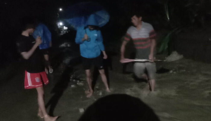 Longsor di Desa Bolapapu, Akses Transportasi Palu-Kulawi Terganggu