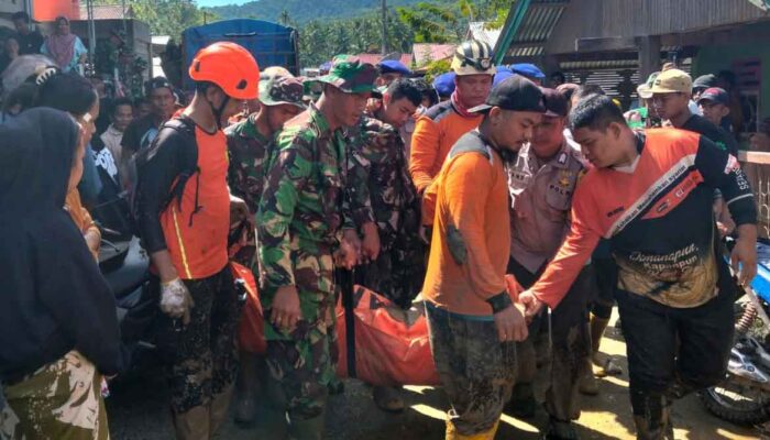 Banjir Bandang Terjang Wombo, Dua Warga Ditemukan Meninggal Dunia