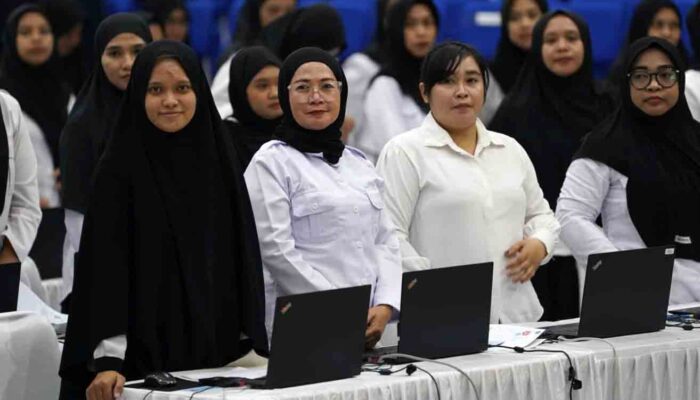 Optimalkan Perekrutan Pegawai, Wali Kota Palu Tinjau Ujian PPPK