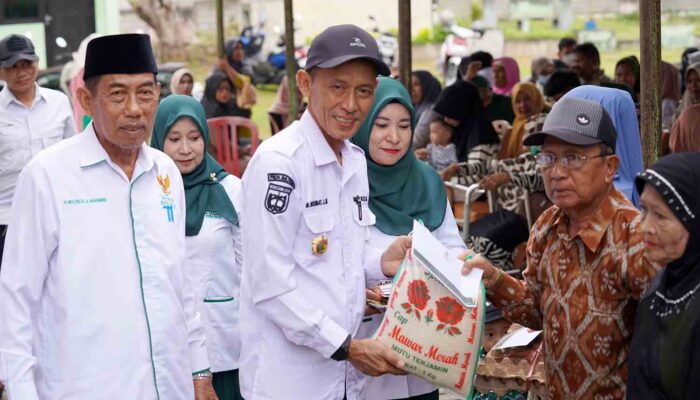 ZIS Disalurkan, Warga Tawaeli Dapat Bantuan Tunai dan Sembako