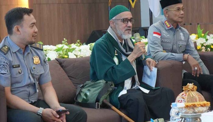 Imigrasi Palu Bangun Semangat Kerja Lewat Siraman Rohani