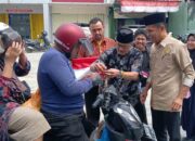 Simbol Persatuan, FKUB dan MUI Bagi Bendera di Jalan