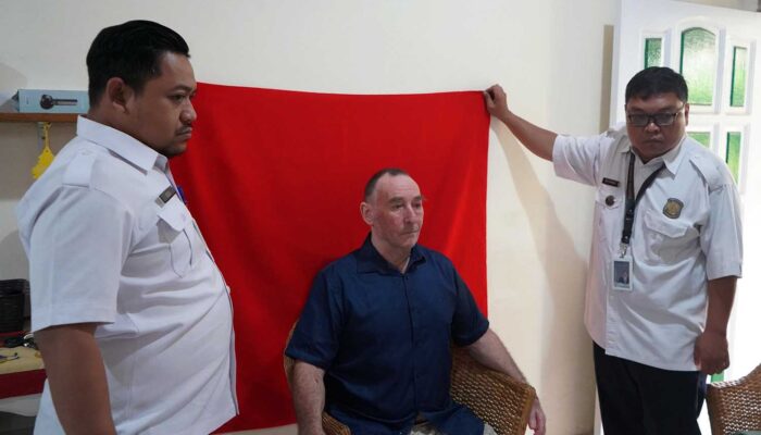 Imigrasi Palu Berikan Layanan Siaga ke WNA New Zealand