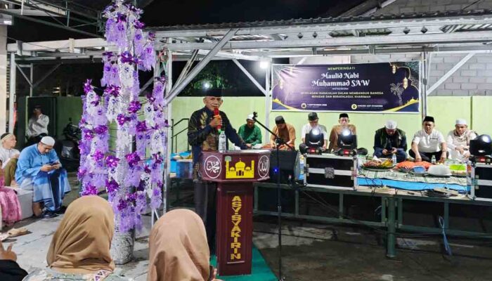 Maulid Nabi di Masjid Asy-Syakirin Pererat Silaturahmi Warga Pengawu