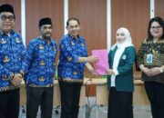 UIN Datokarama Salurkan Beasiswa Zakat untuk 23 Mahasiswa