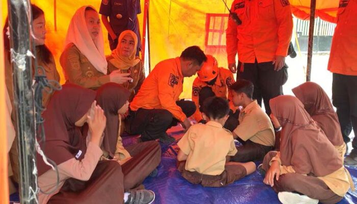 SDN Lasoani Tingkatkan Kesiapsiagaan Bencana Lewat Edukasi Simulasi
