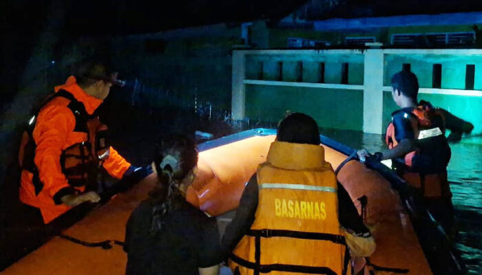 Basarnas Kerahkan Tim Evakuasi Warga Terdampak Banjir di Tolitoli