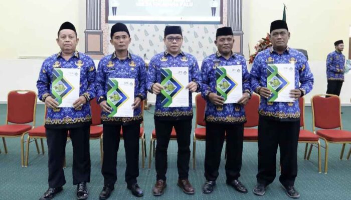 Dua Dekade Menunggu, Yusrin Raih Status ASN Bergelar Magister