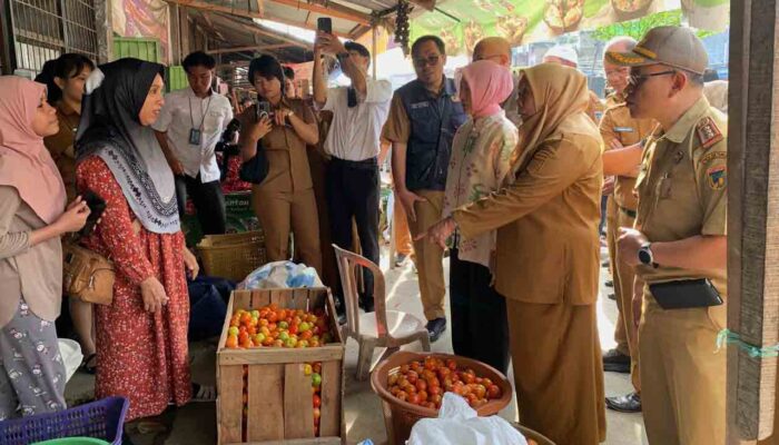 Menjelang Nataru, Pemprov Sulteng Sidak Dua Pasar di Palu