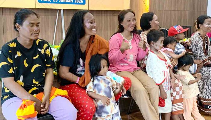 Senyum Kembali Merekah Setelah 13 Hari Terombang-ambing di Laut Lepas