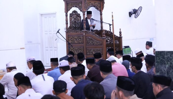 Khutbah Idulfitri 2026, Profesor Lukman Tekankan Pentingnya Berdamai dengan Diri