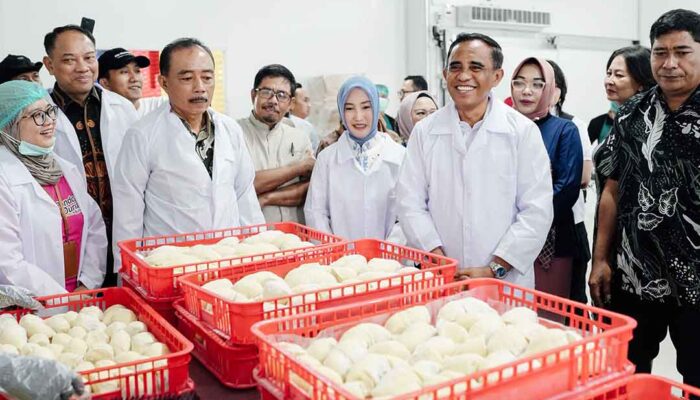 Gubernur Sulteng Dorong Hilirisasi Durian Lewat Packing House di Parigi Moutong