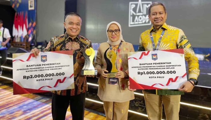 Pemkot Palu Borong Dua Penghargaan Bergengsi dari Kemendagri