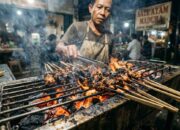 Lezat tapi Berbahaya, Ini Dampak Sering Makan Sate Gosong
