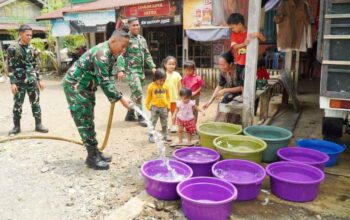 Kerahkan Puluhan Tangki, Kodam Palaka Wira Kirim Bantuan Air Bersih Hingga ke Pelosok Desa